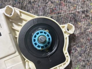 bontott AUDI A4 B8 Bal hátsó Ablakemelő Motor