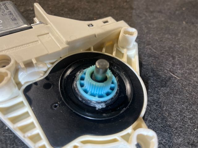 bontott AUDI A4 B8 Bal hátsó Ablakemelő Motor