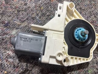 bontott AUDI A4 B8 Bal hátsó Ablakemelő Motor