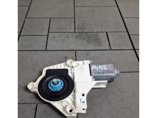 bontott AUDI A4 B8 Bal hátsó Ablakemelő Motor