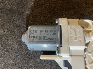 bontott AUDI A4 B8 Bal hátsó Ablakemelő Motor