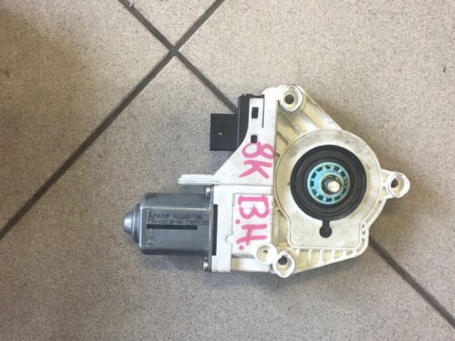 bontott AUDI A4 B8 Bal hátsó Ablakemelő Motor
