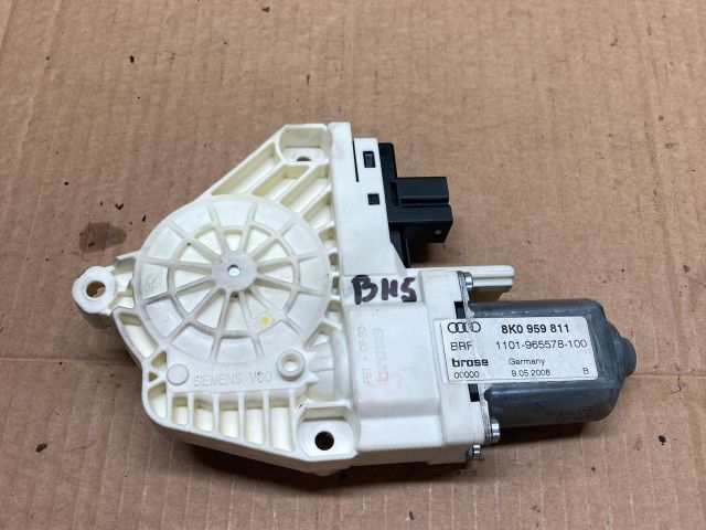 bontott AUDI A4 B8 Bal hátsó Ablakemelő Motor