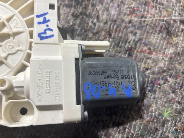 bontott AUDI A4 B8 Bal hátsó Ablakemelő Motor