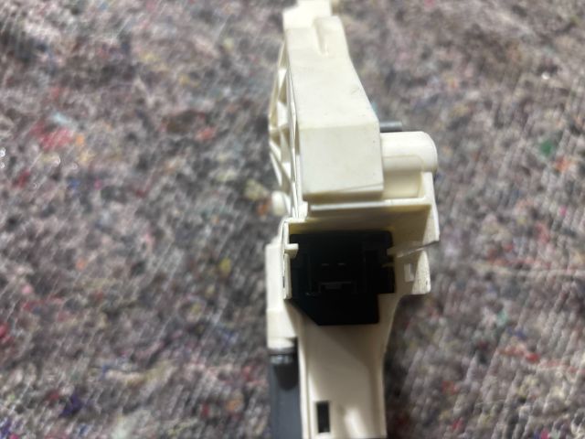 bontott AUDI A4 B8 Bal hátsó Ablakemelő Motor