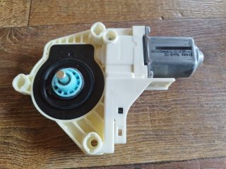 bontott AUDI A4 B8 Bal hátsó Ablakemelő Motor