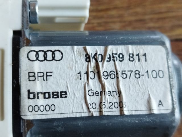 bontott AUDI A4 B8 Bal hátsó Ablakemelő Motor