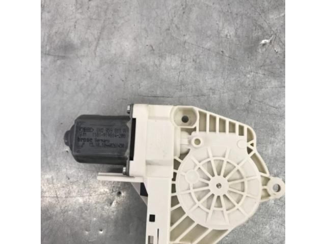 bontott AUDI A4 B8 Bal hátsó Ablakemelő Motor