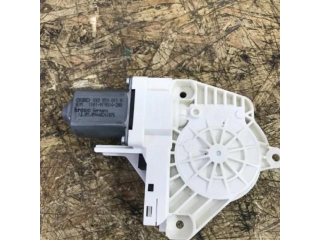 bontott AUDI A4 B8 Bal hátsó Ablakemelő Motor