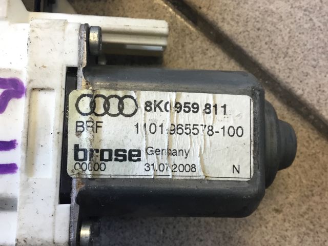 bontott AUDI A4 B8 Bal hátsó Ablakemelő Motor