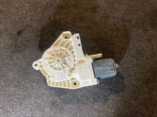 bontott AUDI A4 B8 Bal hátsó Ablakemelő Motor