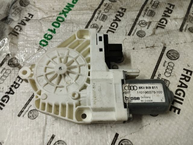 bontott AUDI A4 B8 Bal hátsó Ablakemelő Motor