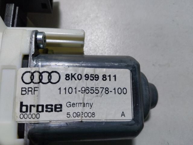 bontott AUDI A4 B8 Bal hátsó Ablakemelő Motor