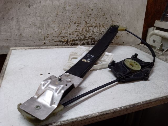 bontott AUDI A4 B8 Bal hátsó Ablakemelő Szerkezet (Elektromos)