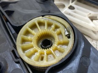 bontott AUDI A4 B8 Bal hátsó Ablakemelő Szerkezet (Elektromos)