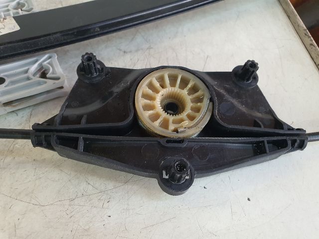 bontott AUDI A4 B8 Bal hátsó Ablakemelő Szerkezet (Elektromos)