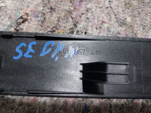 bontott AUDI A4 B8 Bal hátsó Ajtó Díszléc