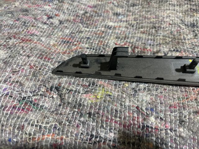 bontott AUDI A4 B8 Bal hátsó Ajtó Díszléc