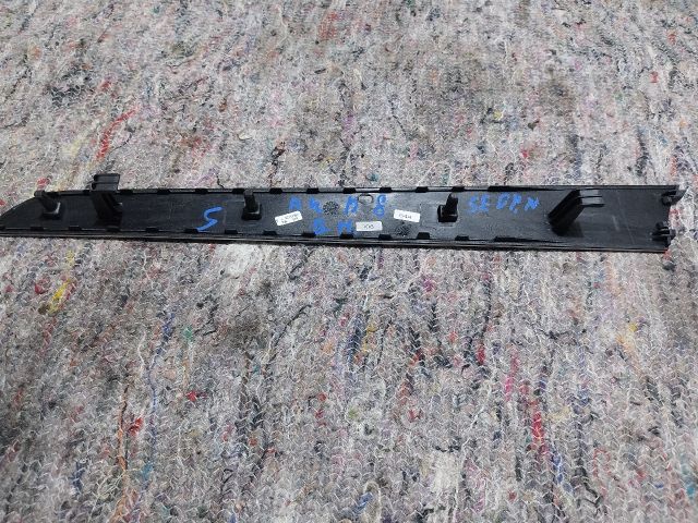 bontott AUDI A4 B8 Bal hátsó Ajtó Díszléc