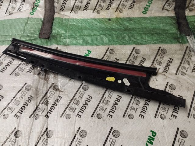 bontott AUDI A4 B8 Bal hátsó Ajtó Díszléc