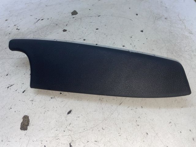 bontott AUDI A4 B8 Bal hátsó Ajtó Kárpit Könyöklő