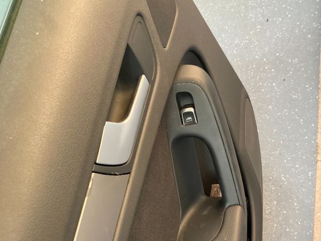 bontott AUDI A4 B8 Bal hátsó Ajtó Kárpit