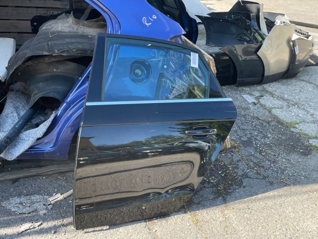 bontott AUDI A4 B8 Bal hátsó Ajtó (Részeivel)