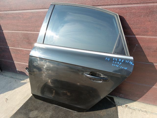 bontott AUDI A4 B8 Bal hátsó Ajtó (Részeivel)