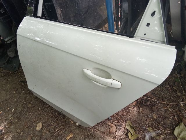 bontott AUDI A4 B8 Bal hátsó Ajtó (Üres lemez)