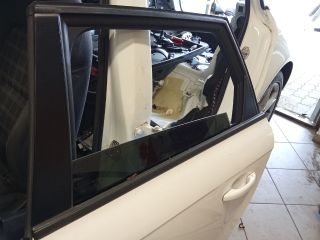 bontott AUDI A4 B8 Bal hátsó Ajtó (Üres lemez)