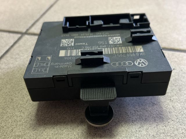 bontott AUDI A4 B8 Bal hátsó Ajtó Vezérlőegység