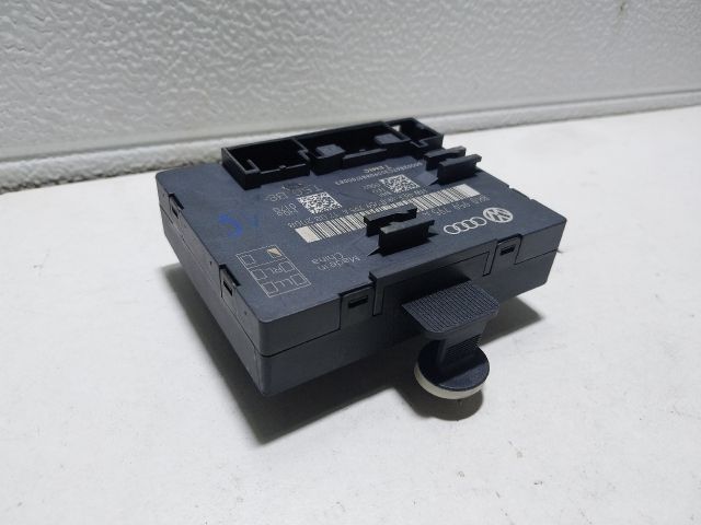 bontott AUDI A4 B8 Bal hátsó Ajtó Vezérlőegység