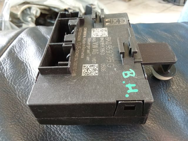 bontott AUDI A4 B8 Bal hátsó Ajtó Vezérlőegység