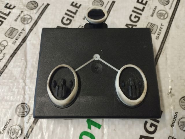 bontott AUDI A4 B8 Bal hátsó Ajtó Vezérlőegység