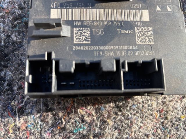 bontott AUDI A4 B8 Bal hátsó Ajtó Vezérlőegység