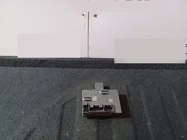 bontott AUDI A4 B8 Bal hátsó Ajtó Vezérlőegység