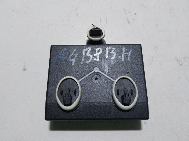 bontott AUDI A4 B8 Bal hátsó Ajtó Vezérlőegység