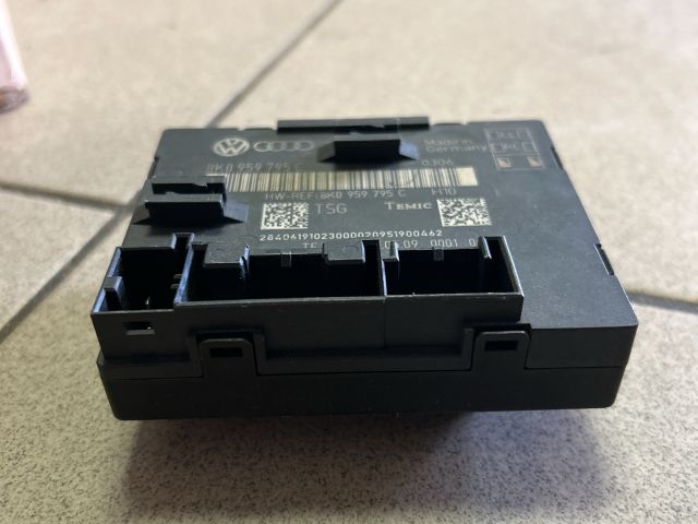 bontott AUDI A4 B8 Bal hátsó Ajtó Vezérlőegység