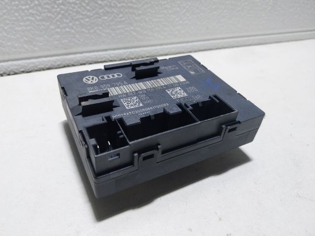 bontott AUDI A4 B8 Bal hátsó Ajtó Vezérlőegység