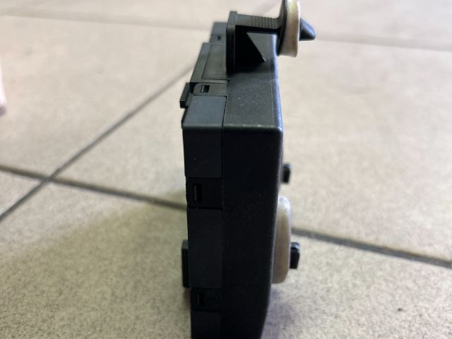 bontott AUDI A4 B8 Bal hátsó Ajtó Vezérlőegység