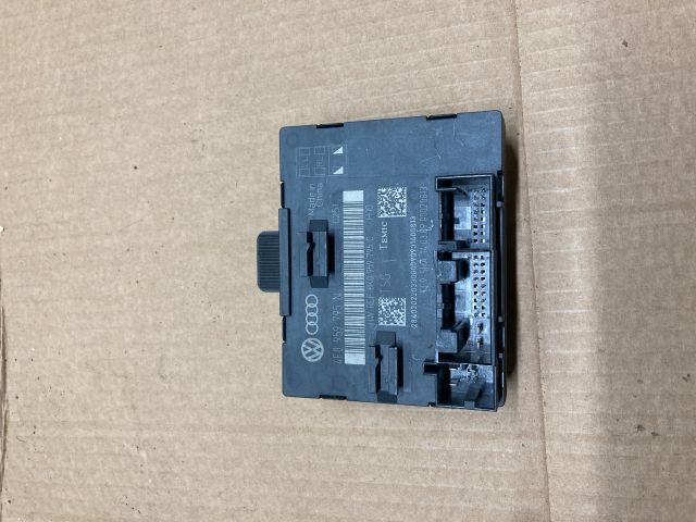 bontott AUDI A4 B8 Bal hátsó Ajtó Vezérlőegység