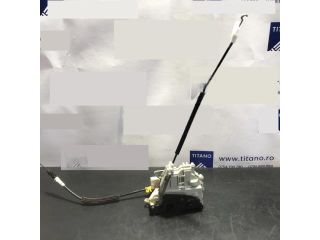 bontott AUDI A4 B8 Bal hátsó Ajtózár