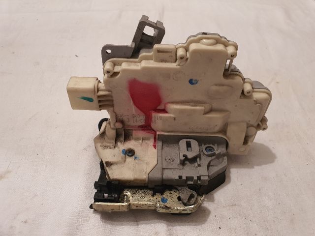 bontott AUDI A4 B8 Bal hátsó Ajtózár