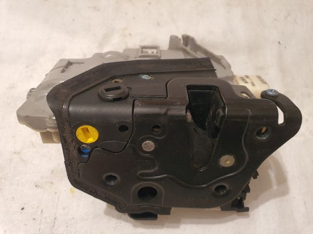 bontott AUDI A4 B8 Bal hátsó Ajtózár