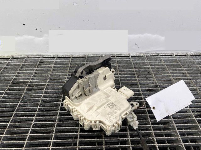 bontott AUDI A4 B8 Bal hátsó Ajtózár