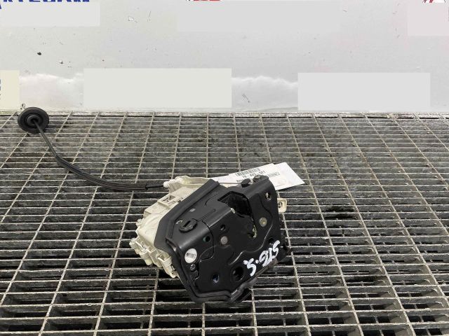 bontott AUDI A4 B8 Bal hátsó Ajtózár