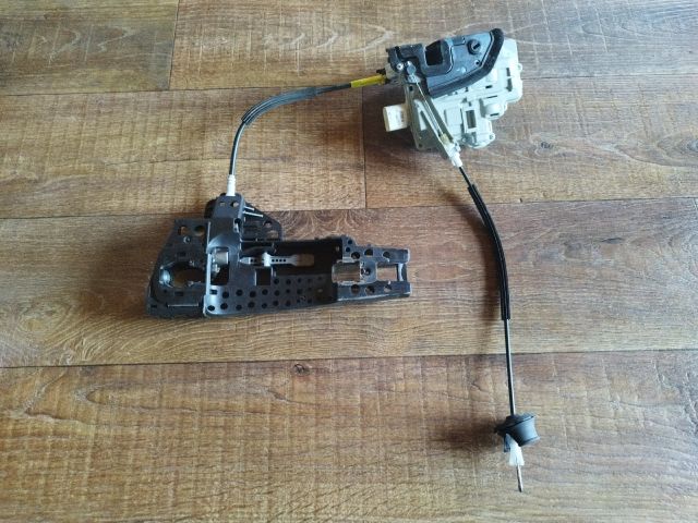 bontott AUDI A4 B8 Bal hátsó Ajtózár