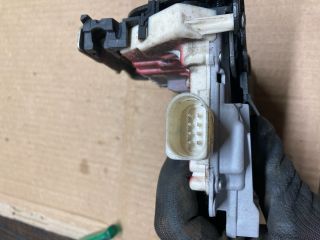 bontott AUDI A4 B8 Bal hátsó Ajtózár