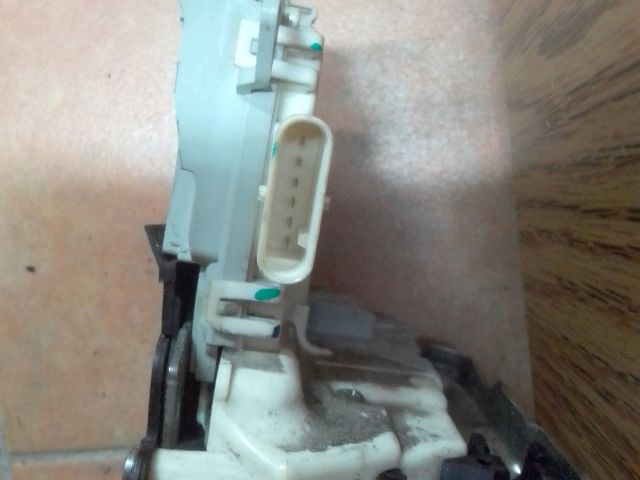 bontott AUDI A4 B8 Bal hátsó Ajtózár