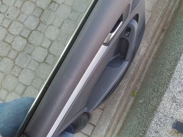 bontott AUDI A4 B8 Bal hátsó Ajtózár